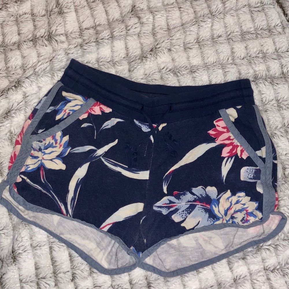 GAP Floral print Shorts
